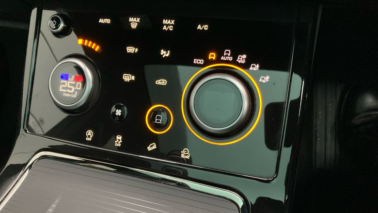 Land Rover Range Rover Evoque 2.0 D200 R-Dynamic SE 5dr Auto Diesel Hatchback